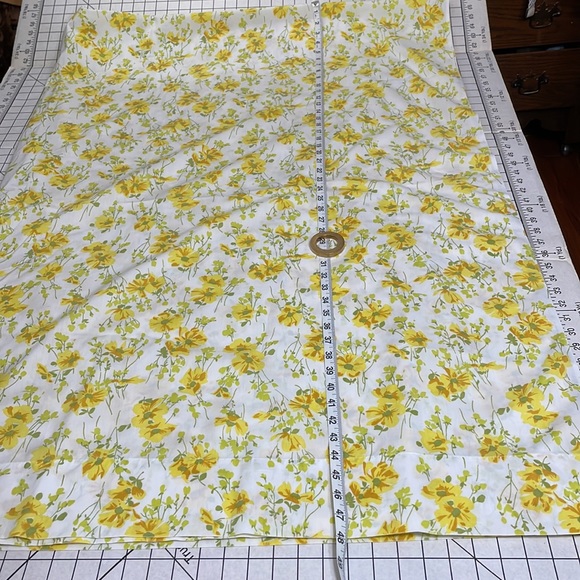 Vintage Morgan Jones seventies floral, yellow flowers, twin flat sheet or fabric - Picture 7 of 11